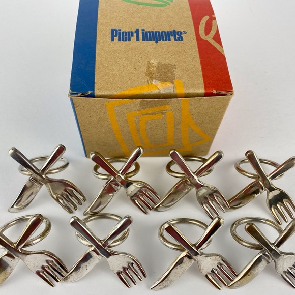 Pier 1 Napkin Rings set of 8, knife and fork design, silver plated - Picture 5 of 8